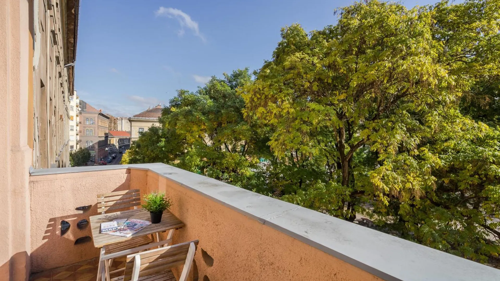 Contacts de Klauzal Garden City Apartments